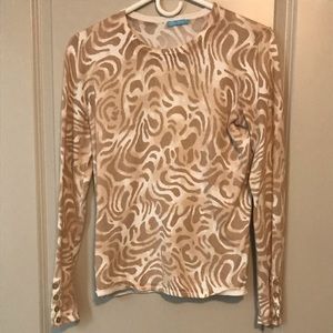 Knit top buttons on sleeve